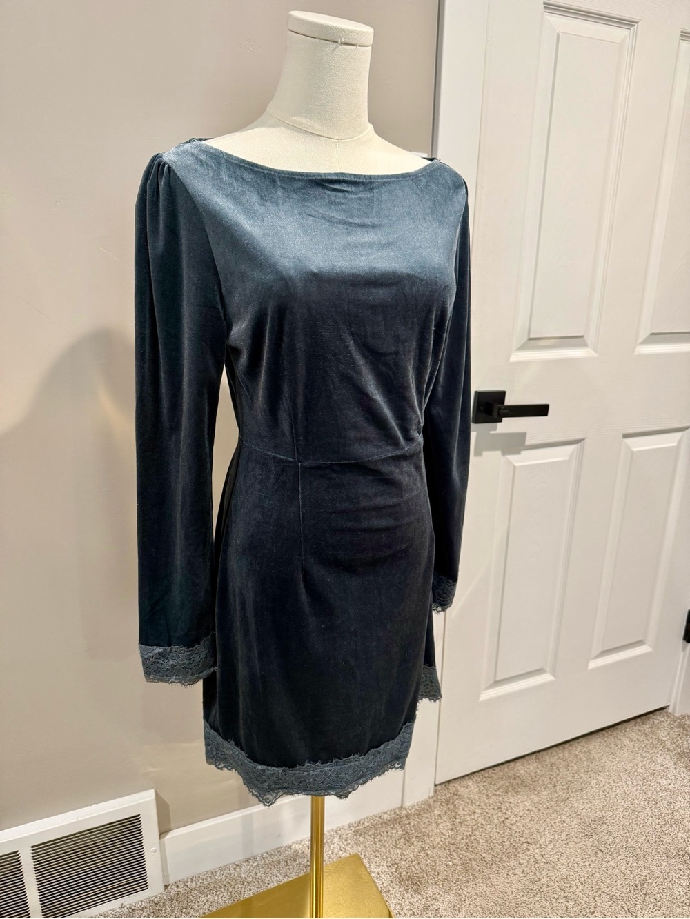Women's Smoke Blue Velvet Long-Sleeve Dress with Lace Trim